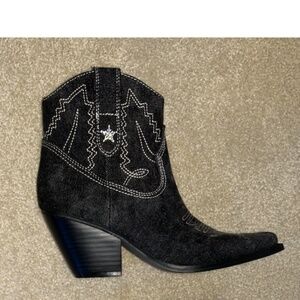 NEW Nine West Nallas boots 7.5